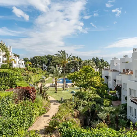 Palm Beachfront Apartment *